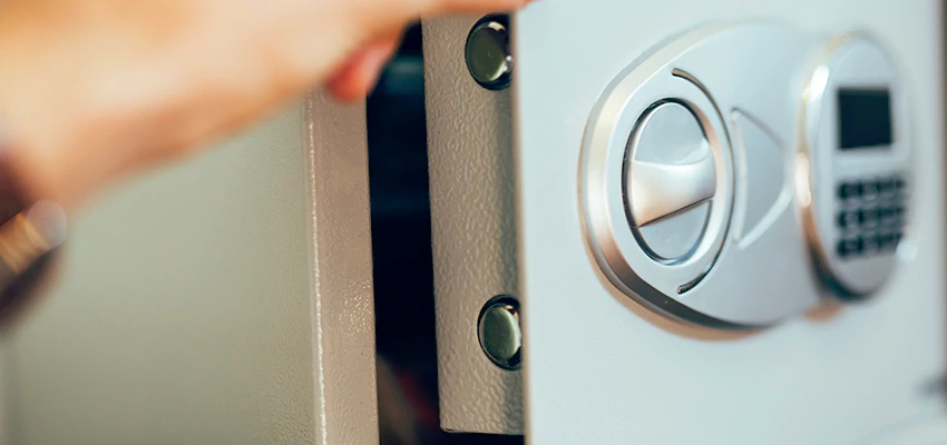 Fingerprint Safe Openers in Vista, CA